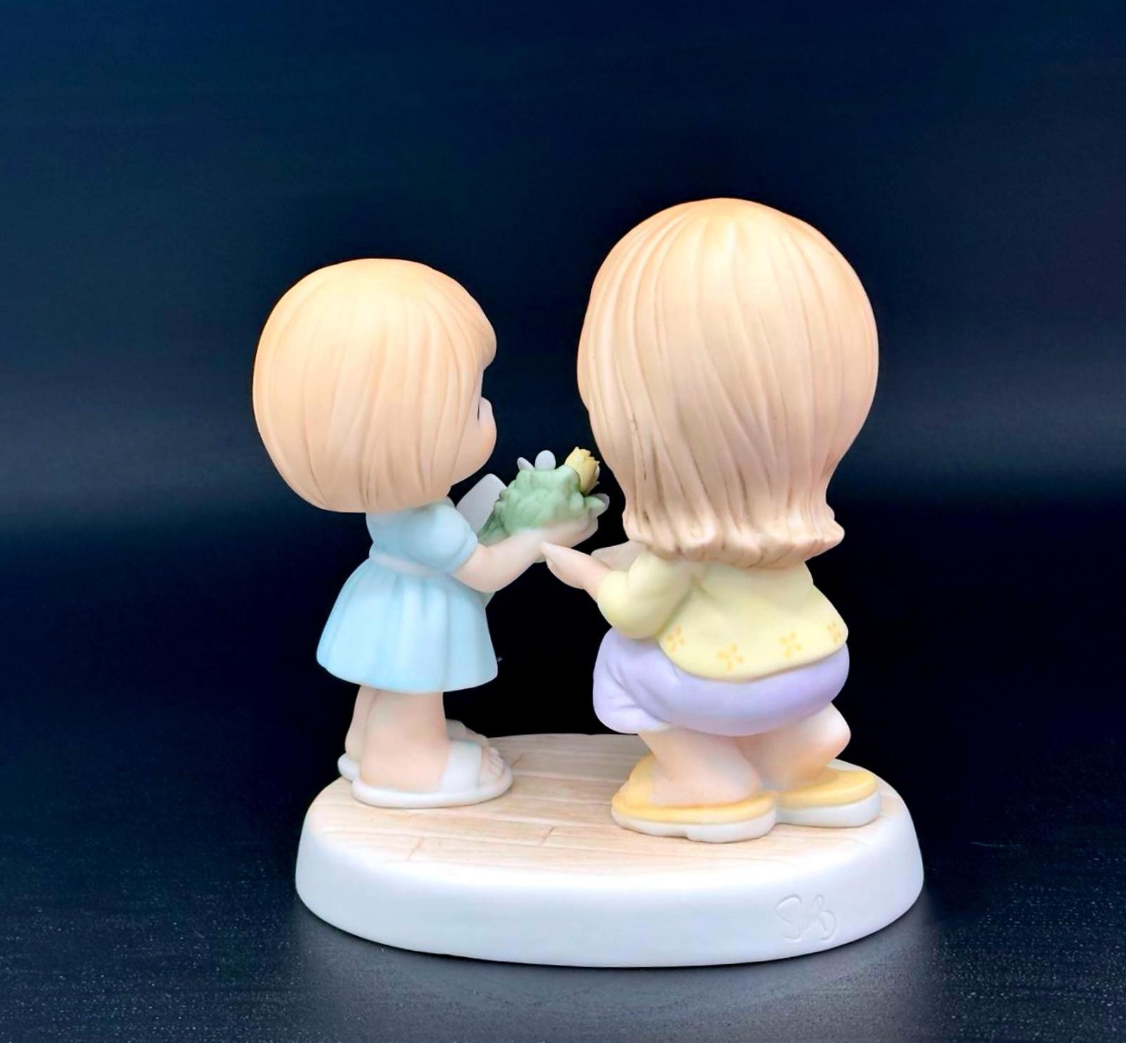 Rare Precious Moments Collectible Mom Daughter Sharing Flower Christmas Gift HTF