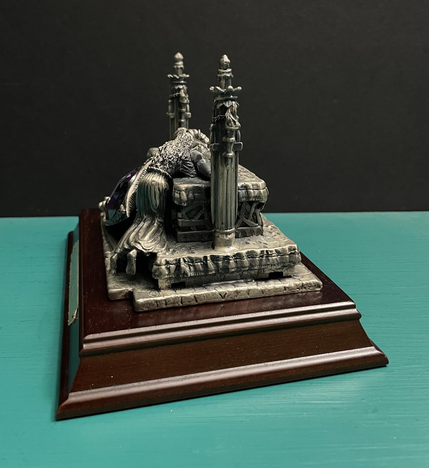 Tudor Mint Pewter King Arthur Queen Guinevere Excalibur Sword Camelot Art Statue