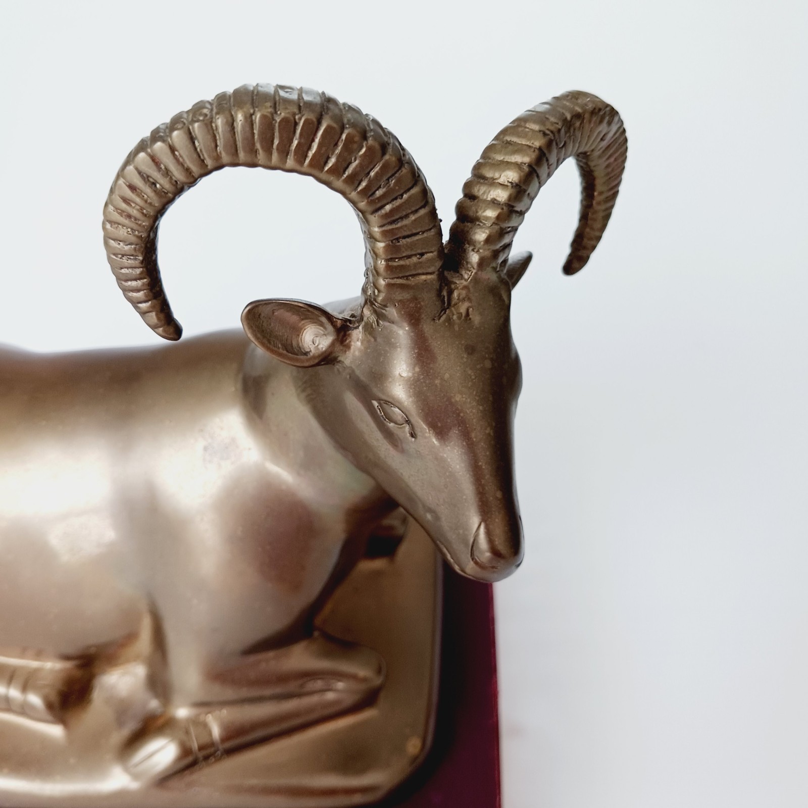 VTG MCM AVANTI Solid Brass Statue Reclining Ram Ibex Patina Heavy 4lb 3.3oz