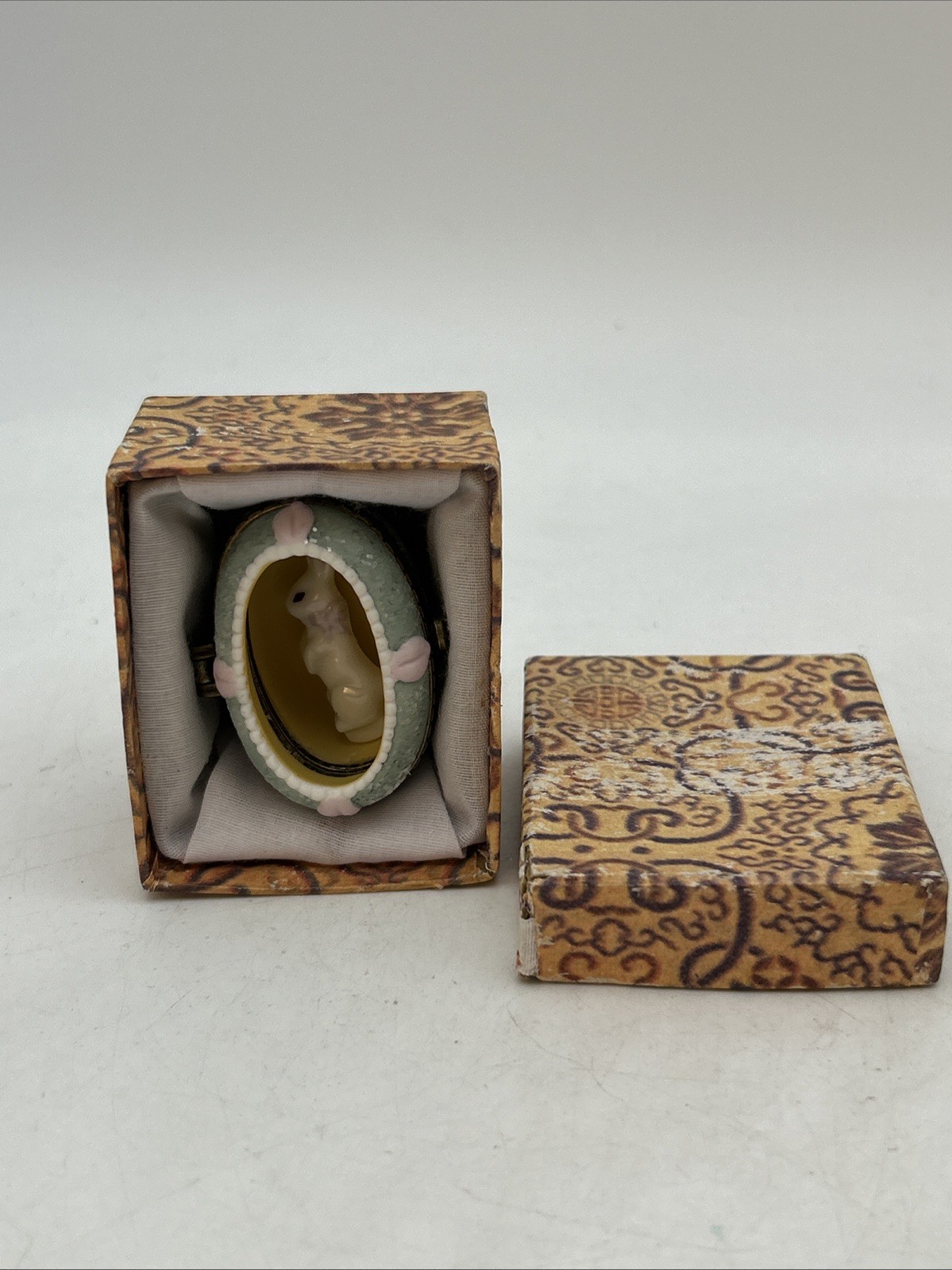 Vtg 1-3/4” Porcelain Easter Bunny Hinged Box Egg Shadow Box Decor