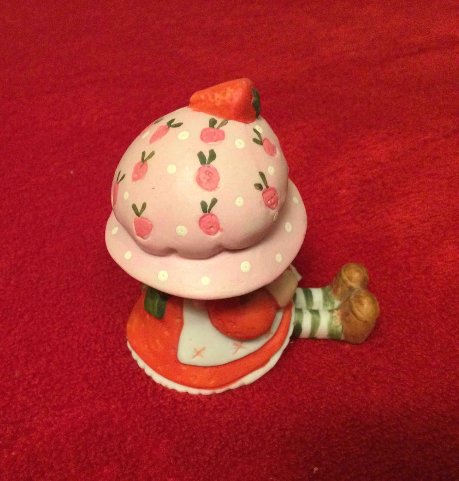 🍓Vintage 1981 Strawberry Shortcake Hand Painted Fine Porcelain Figurine 🍓