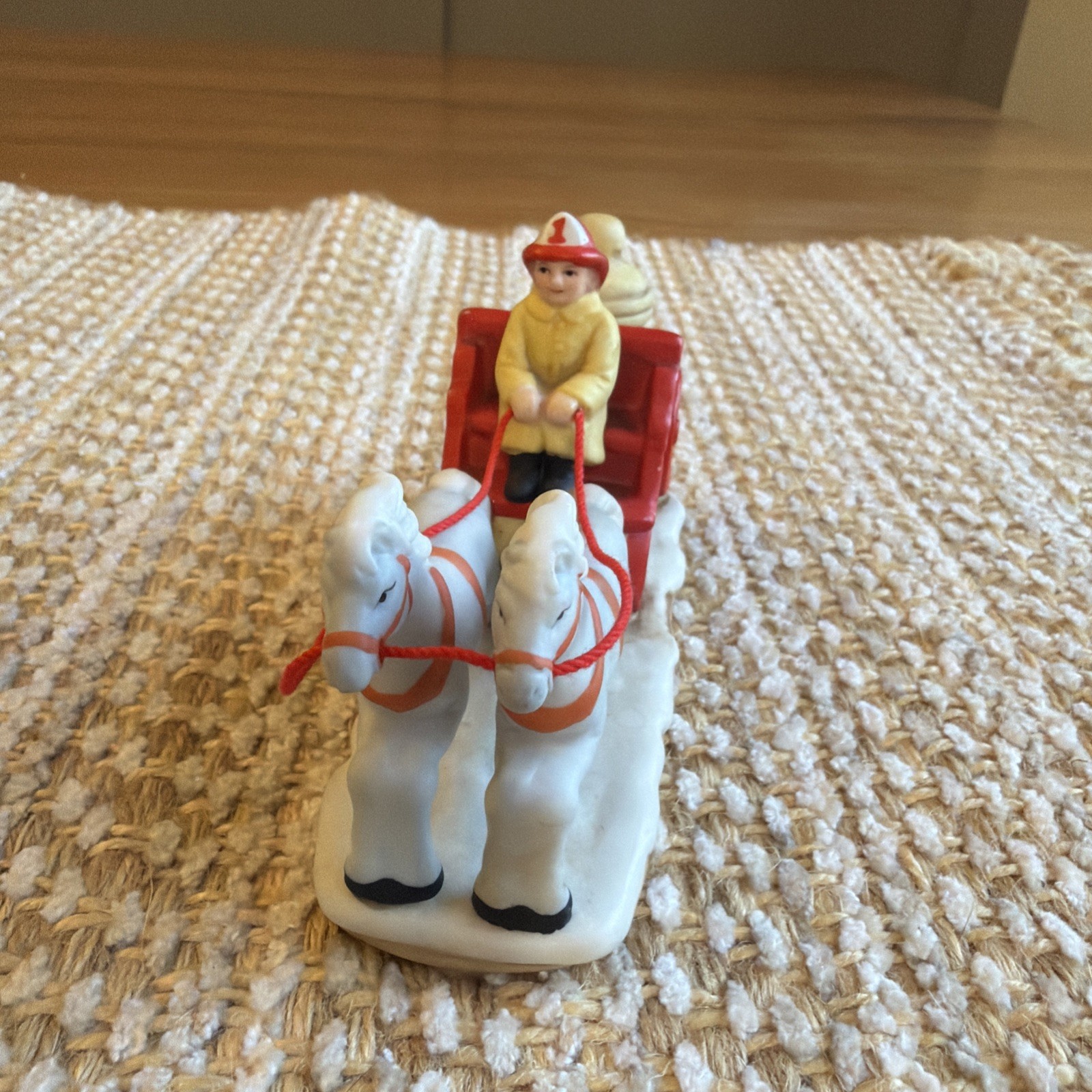 Lefton Colonial Village Christmas Firewagon Horses 1987 Figurine