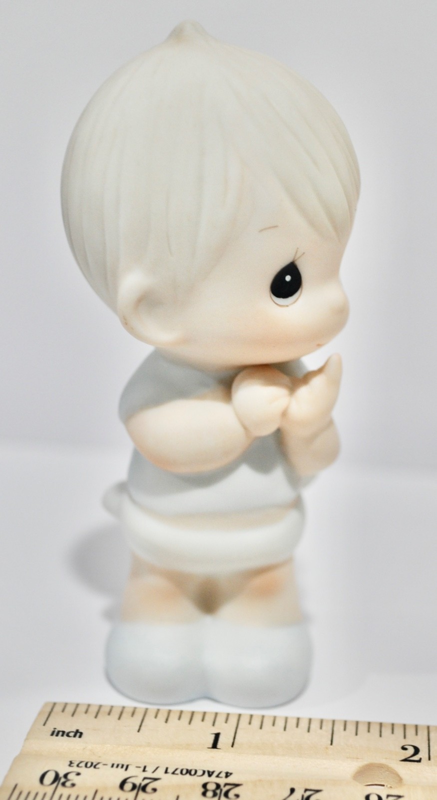 Precious Moments Little Blonde Boy In Diaper Figurine 3.75” E-2852/A New in Box