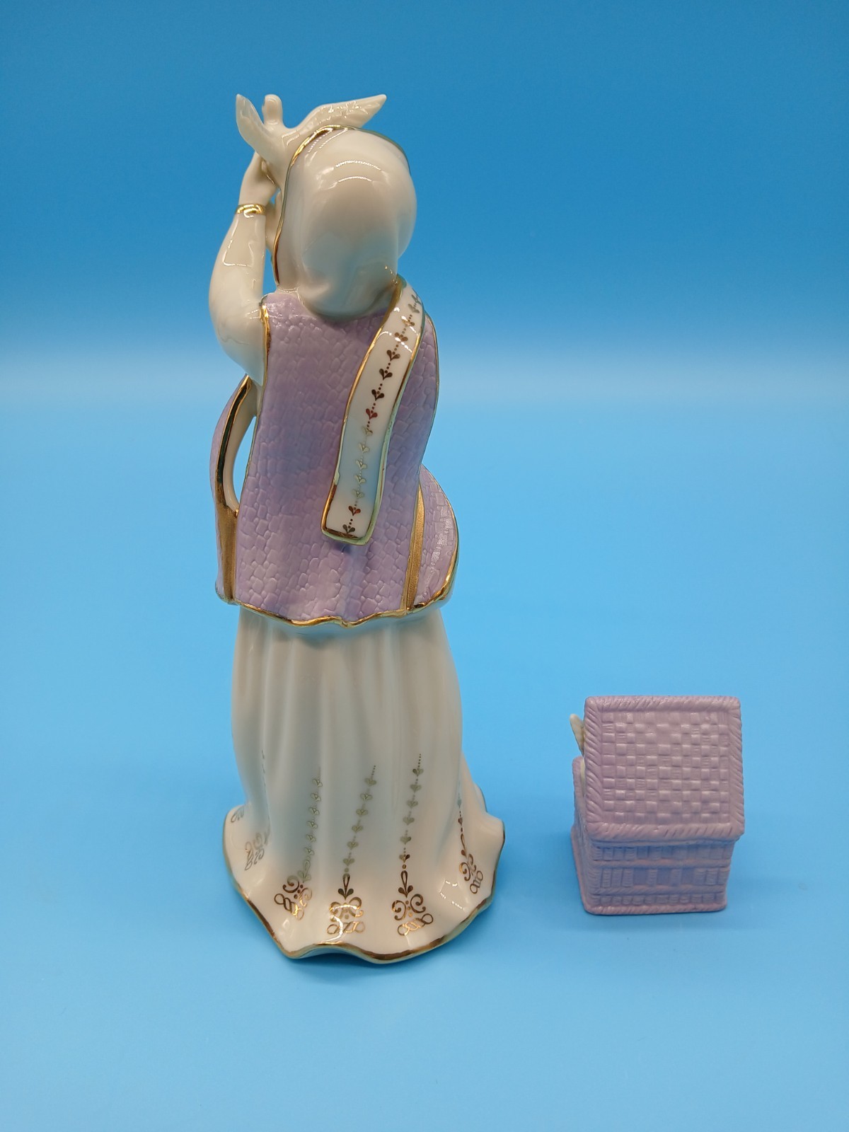 Lenox First Blessing Nativity – DOVE SELLER with Basket