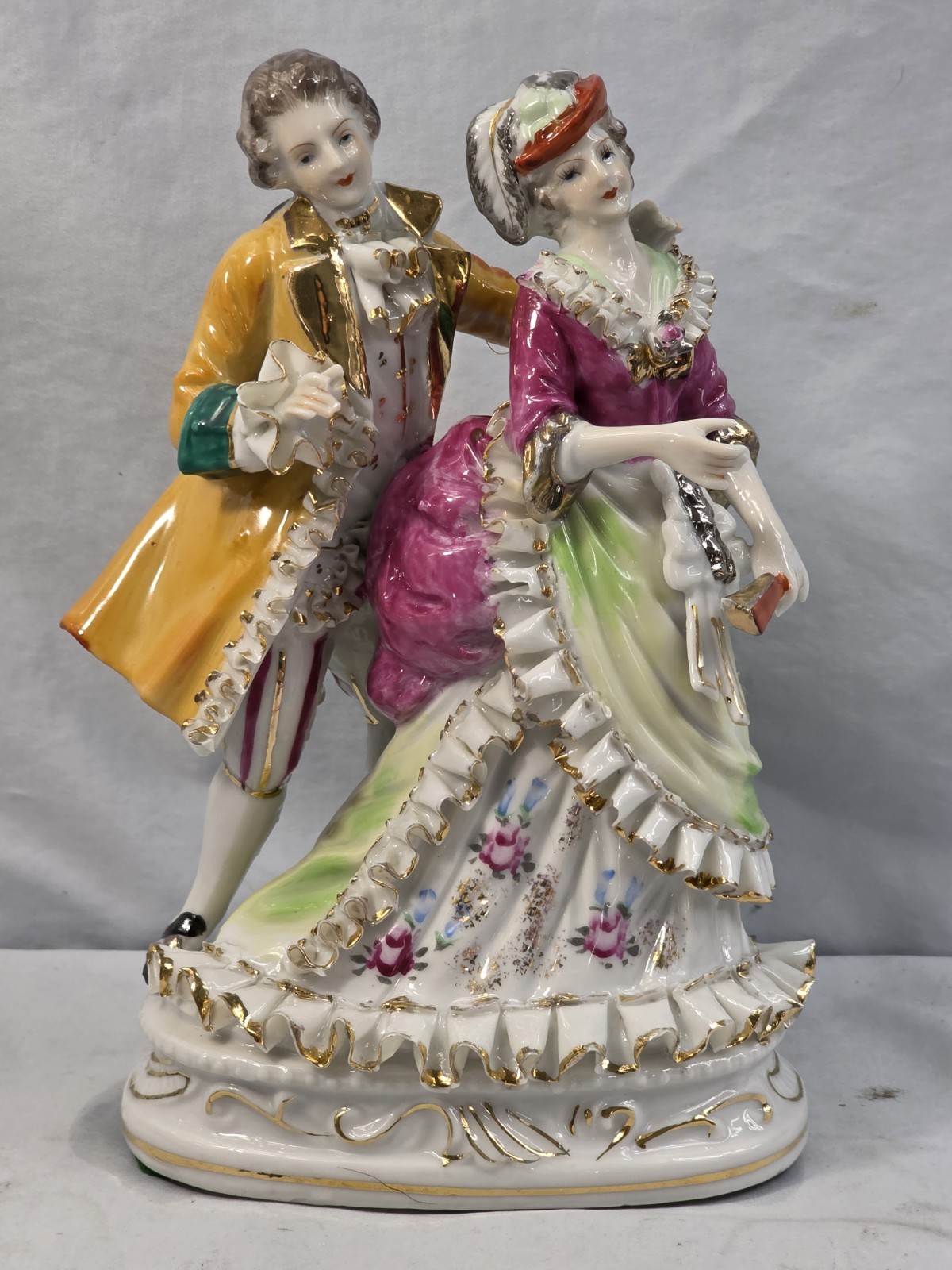VTG Dresden-Style Porcelain Romantic Victorian Couple Rococo-Style Attires A