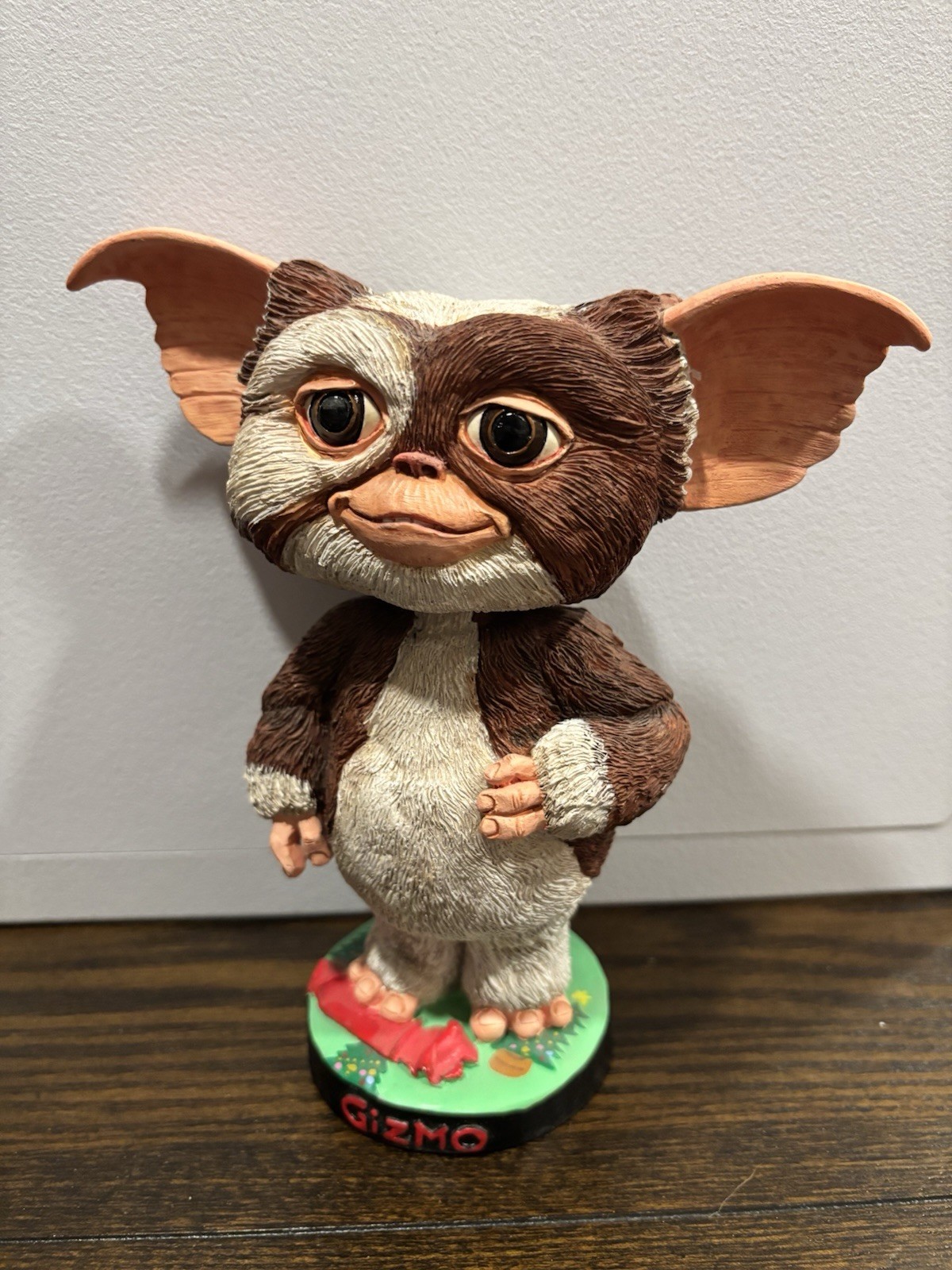 NECA Gizmo Gremlins bobblehead Figurine 2002 Resin Collectible Sculpture
