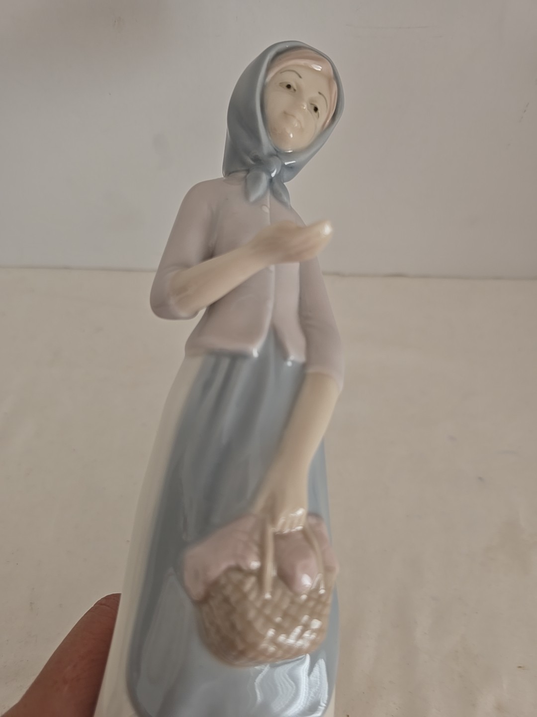 Vintage Lladro Nadal Porcelain Girl Holding Basket Figurine Made in Spain 10.5″T