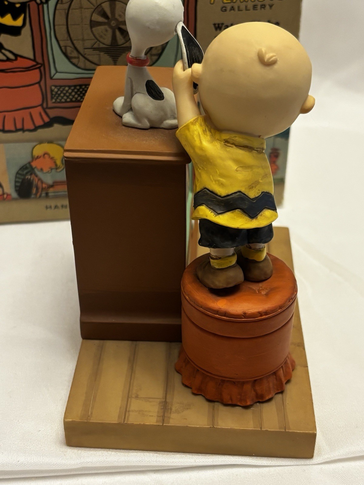 PEANUTS, HALLMARK GALLERY SNOOPY, WATER GLOBE GALLERY, TV DOG W/ BOX