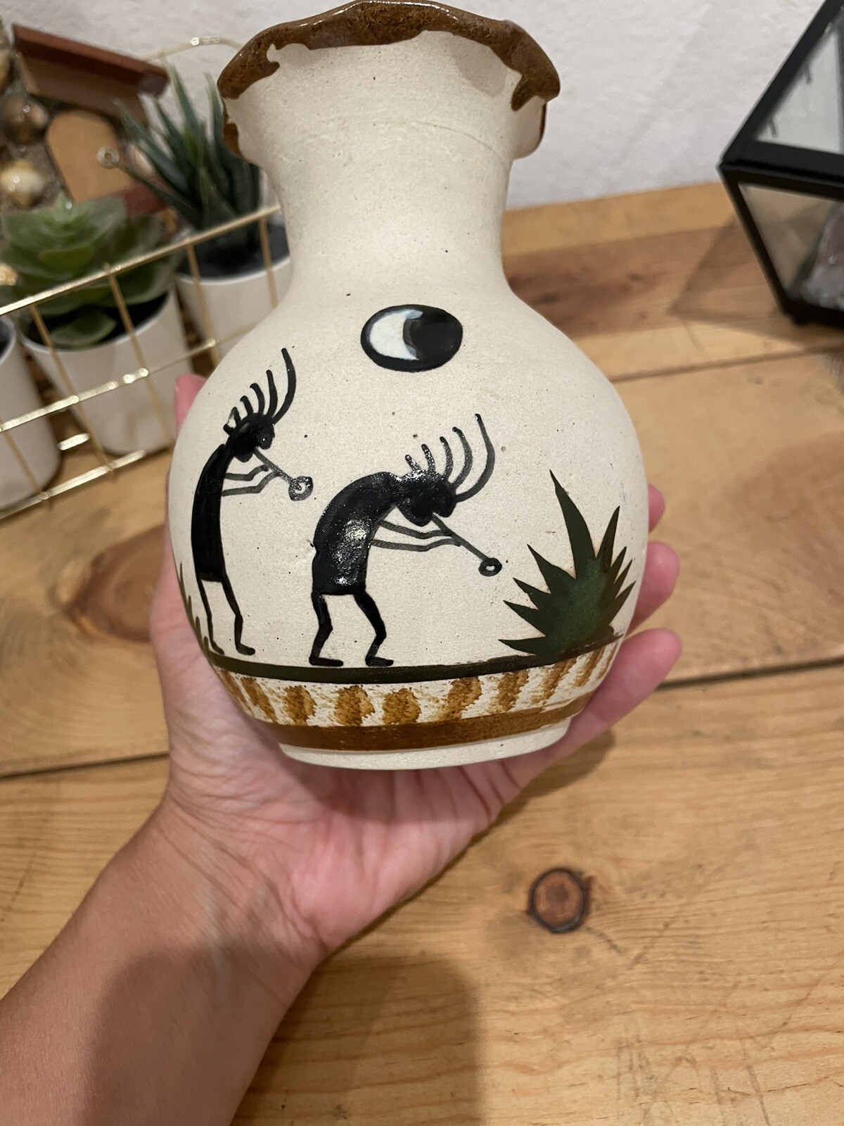 Kokopelli Magic! Kokopelli Figurine Vase – Handcrafted & Stunning!